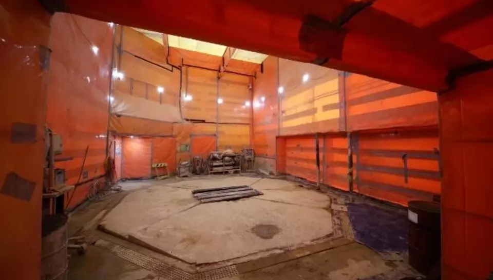 Imperial CONSORT reactor asbestos removal