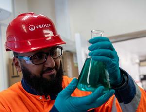 veolia chempac worker wearing hard hat