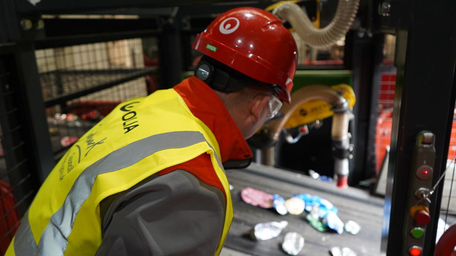 veolia worker at southwark facility