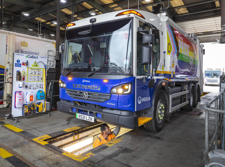 Veolia Dennis eConnect vehicle