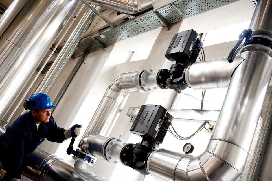 Veolia staff member working on decarbonisation project
