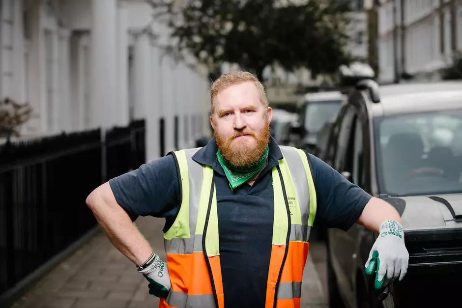 Veolia waste removal employee