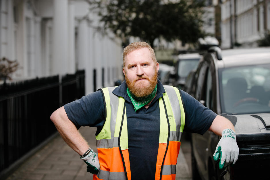 Veolia waste removal employee