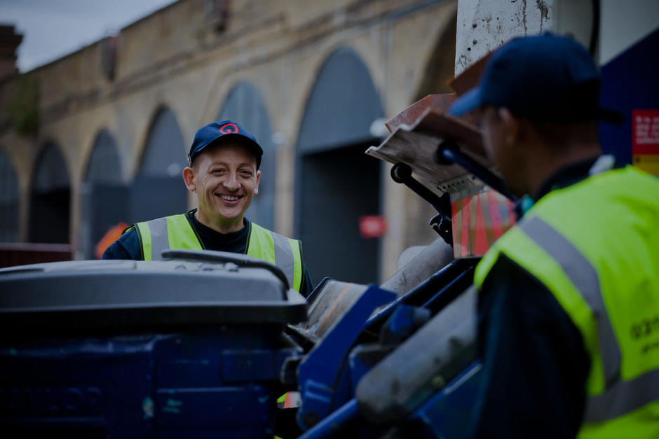Veolia bin men in hi vis