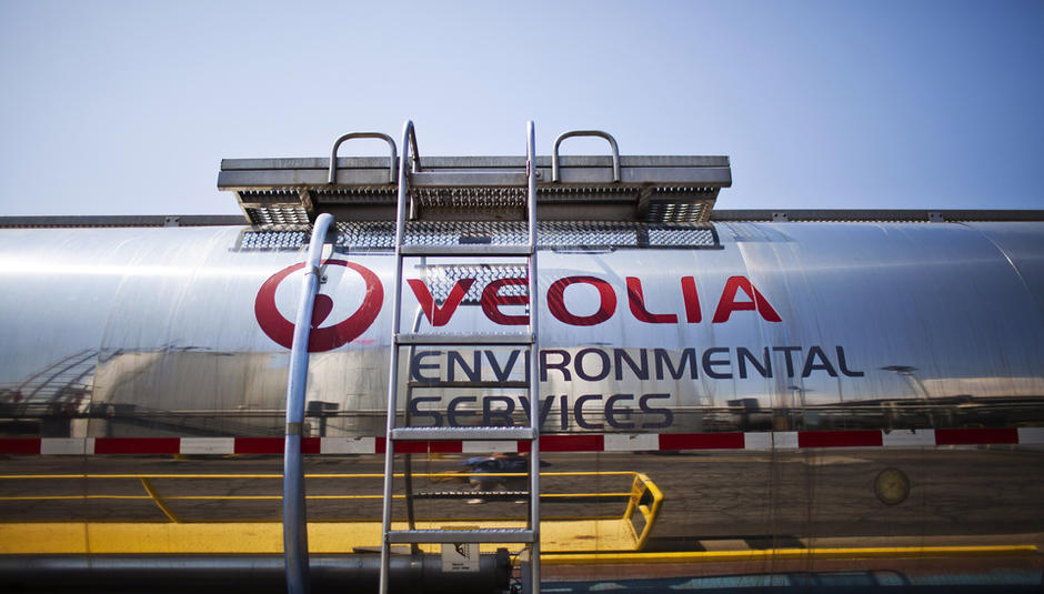 Veolia Mobile Dewatering Services Lorry